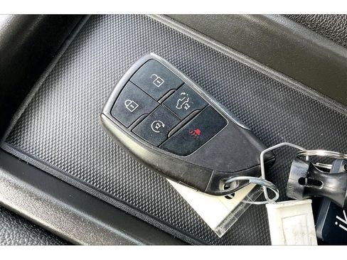 Used 2023 Chevrolet Silverado 1500 LT AWD/4WD image 13