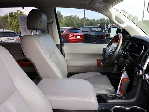 Used 2019 Toyota Sequoia Platinum AWD/4WD image 8
