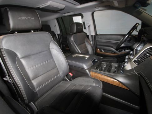 Used 2019 GMC Yukon XL Denali w/ Denali Ultimate Package image 30