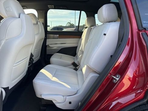 New 2026 Cadillac Vistiq Sport w/ LPO, Floor Liner Package image 20