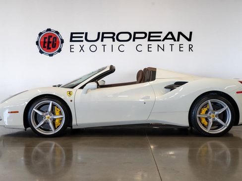 Used 2018 Ferrari 488 Spider image 21