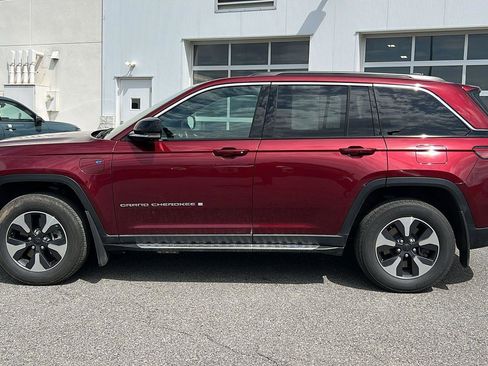 Used 2024 Jeep Grand Cherokee Limited 4xe w/ Luxury Tech Group II image 6