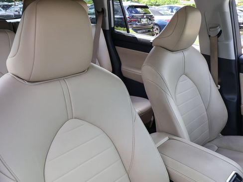 Used 2023 Toyota Highlander XLE FWD image 35