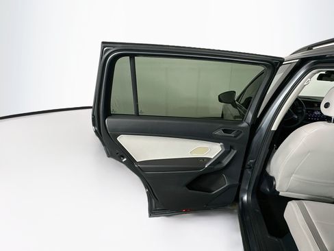Used 2020 Volkswagen Tiguan SE w/ Panoramic Sunroof Package FWD image 25