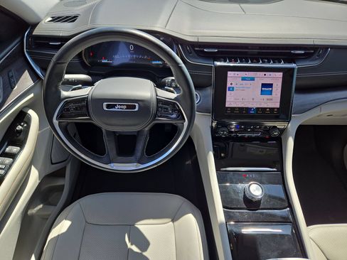 Used 2022 Jeep Grand Cherokee L Overland RWD image 14