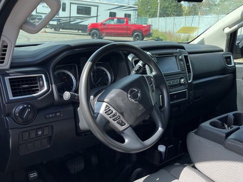 Used 2019 Nissan Titan S w/ S Utility Package image 10