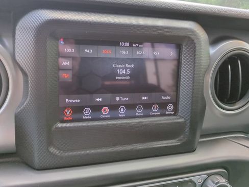 Used 2023 Jeep Wrangler Unlimited Sport AWD/4WD image 18