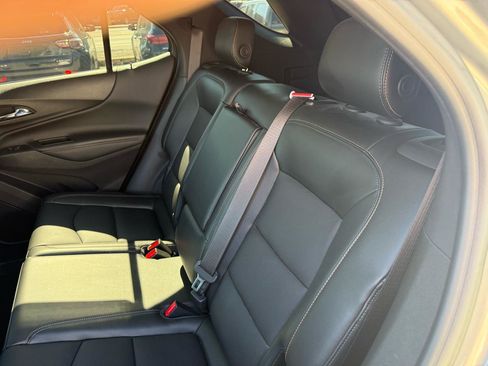 Used 2018 Chevrolet Equinox Premier image 32