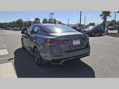 Used 2025 Nissan Sentra SR w/ SR Premium Package FWD image 30