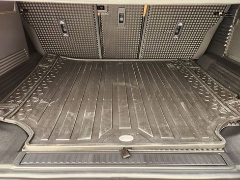 New 2026 Land Rover Defender 110 X-Dynamic SE image 22