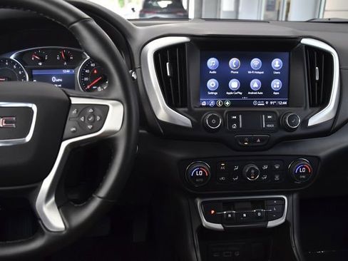 Used 2023 GMC Terrain SLT w/ Tech Package FWD image 11