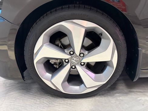 Used 2018 Honda Accord Touring image 28