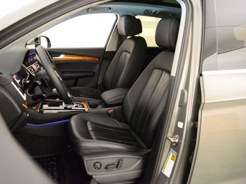 Certified 2023 Audi Q5 2.0T Premium w/ Convenience Package image 4