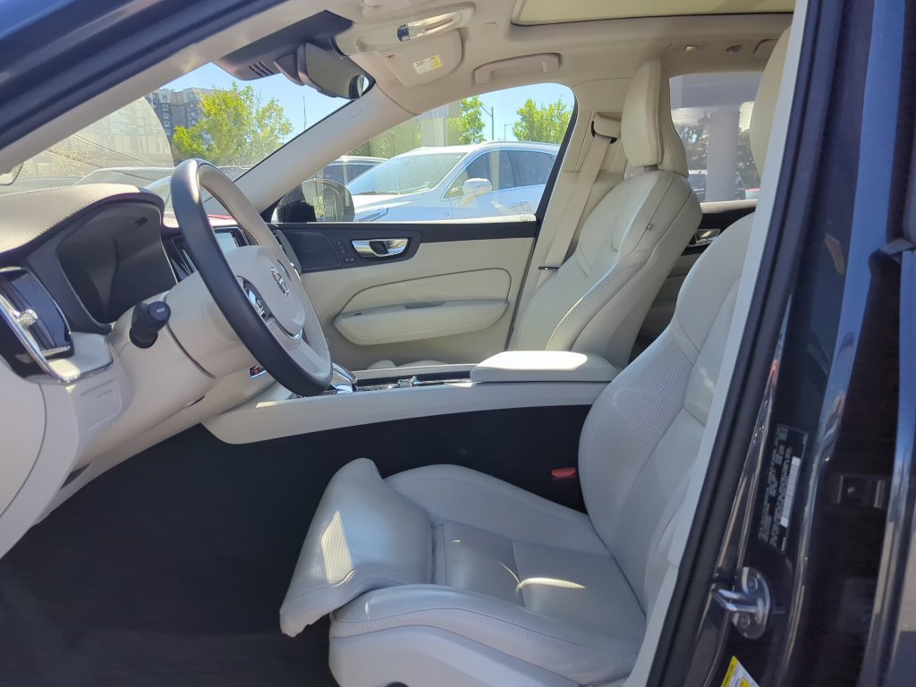 Used 2024 Volvo XC60 T8 Ultimate w/ Protection Package Premier AWD/4WD image 11