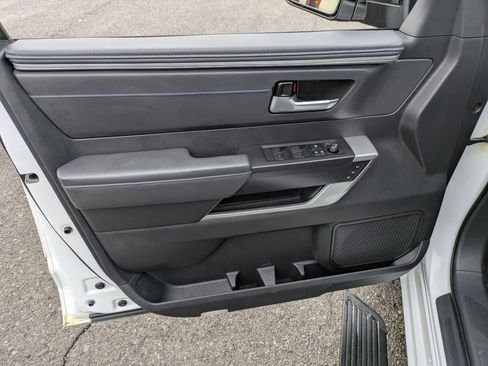 Used 2023 Toyota Tundra Platinum image 6