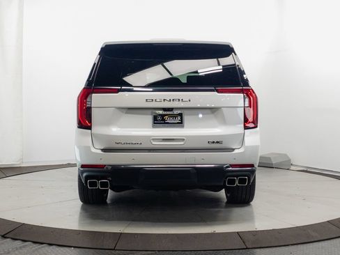 Used 2025 GMC Yukon Denali Ultimate w/ LPO, Floor Liner Package AWD/4WD image 29