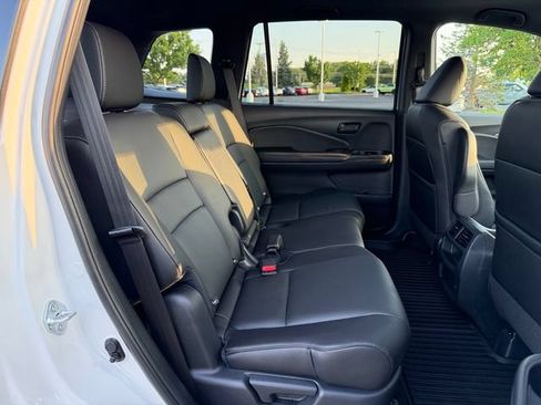 Used 2023 Honda Passport EX-L image 17
