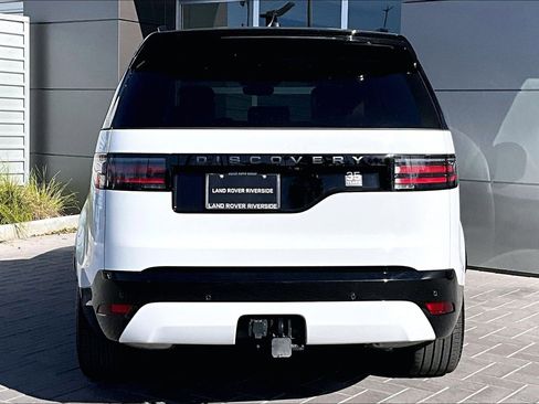 Used 2025 Land Rover Discovery Dynamic SE image 4