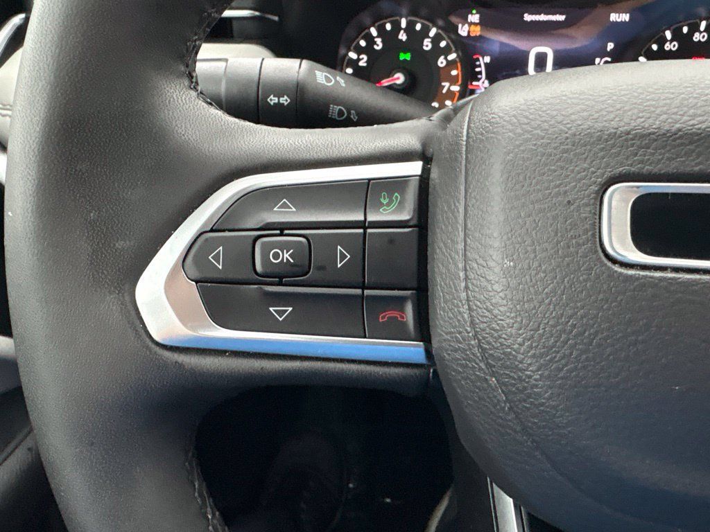 Used 2025 Jeep Compass Limited AWD/4WD image 24