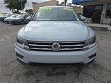 Used 2019 Volkswagen Tiguan SE w/ Panoramic Sunroof Package image 2