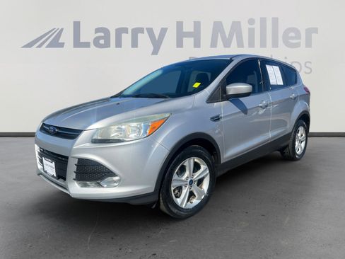 Used 2015 Ford Escape SE image 1
