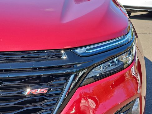 Certified 2024 Chevrolet Equinox RS image 9