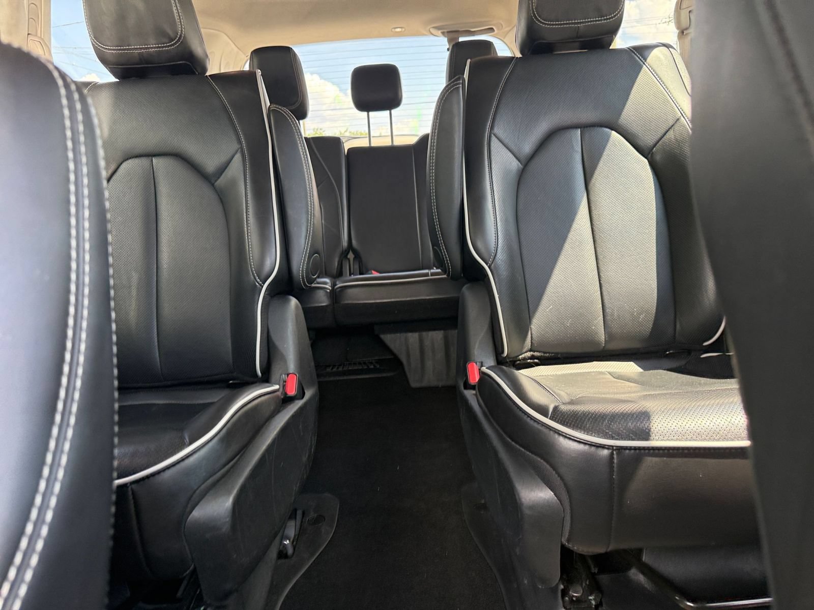 Used 2023 Chrysler Pacifica Limited FWD image 42