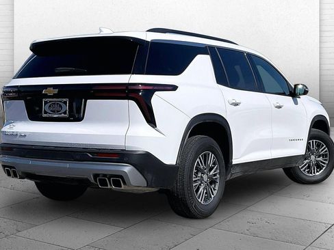 Used 2025 Chevrolet Traverse LT AWD/4WD image 13