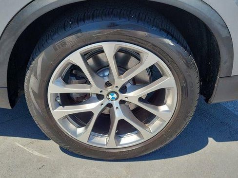 Used 2024 BMW X5 xDrive40i w/ Parking Assistance Package image 9