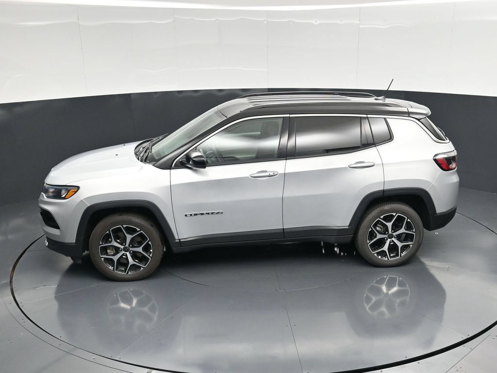 Used 2025 Jeep Compass Limited AWD/4WD image 49