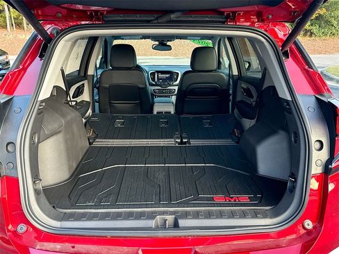 New 2024 GMC Terrain SLT w/ Tech Package image 16