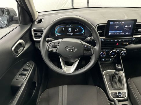 Used 2026 Hyundai Venue SEL FWD image 23
