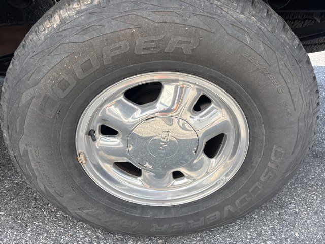 Used 2003 GMC Sierra 1500 SLE w/ Off-Road Package AWD/4WD image 17