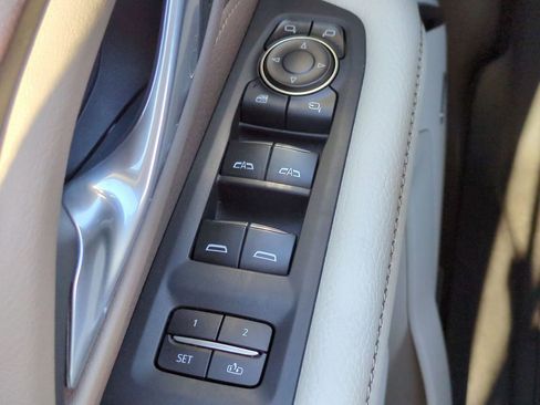 Used 2022 GMC Yukon XL Denali image 26