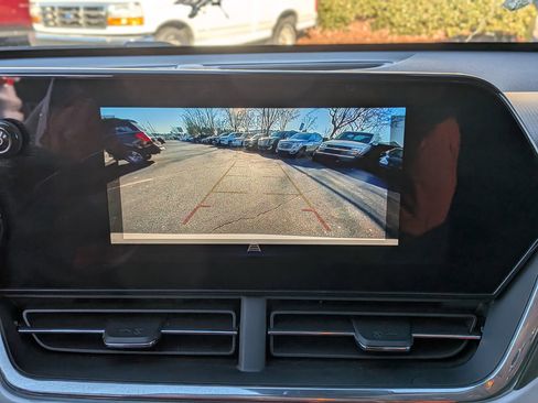 Used 2025 Chevrolet Trax LT w/ LT Convenience Package image 28