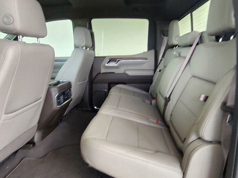 Used 2023 GMC Sierra 1500 SLT w/ SLT Premium Package AWD/4WD image 18