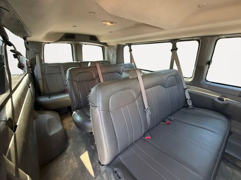 Used 2017 Chevrolet Express 3500 LS RWD image 14