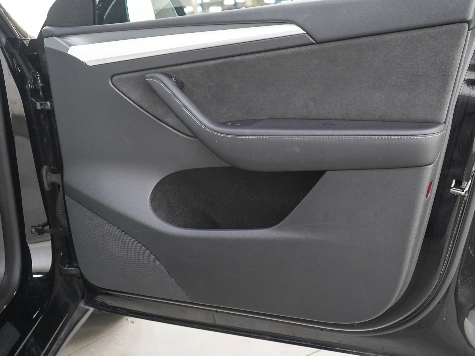 Used 2023 Tesla Model Y Long Range AWD/4WD image 9
