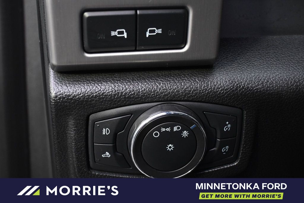 Used 2015 Ford F150 Platinum w/ Equipment Group 701A Luxury AWD/4WD image 22