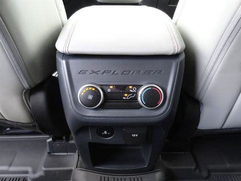 Used 2026 Ford Explorer Active w/ Active Comfort Package AWD/4WD image 22