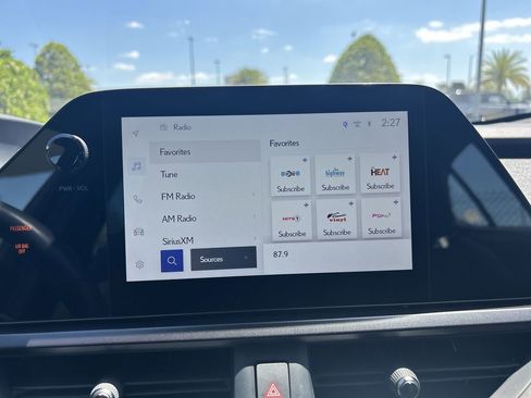 Used 2024 Lexus UX 250h FWD image 23