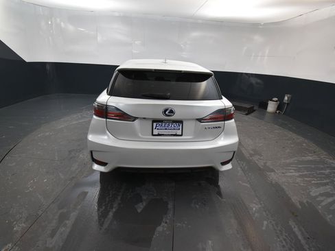 Used 2017 Lexus CT 200h image 8