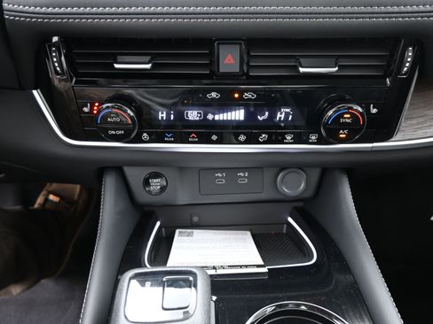 New 2026 Nissan Rogue Platinum image 17