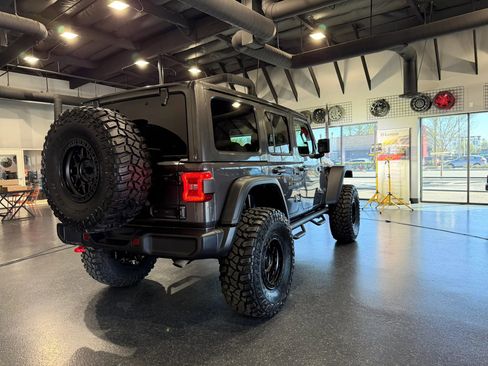Used 2025 Jeep Wrangler Unlimited Rubicon image 31