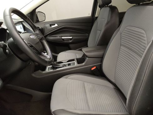 Used 2019 Ford Escape SE FWD image 17