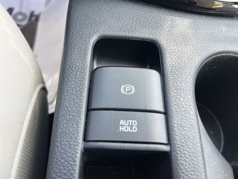 Certified 2023 Kia Seltos SX w/ SX Sunroof Package AWD/4WD image 30