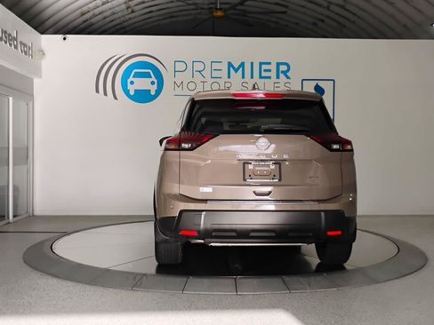 Used 2024 Nissan Rogue SV FWD image 70