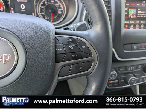 Used 2020 Jeep Cherokee Latitude Lux w/ Quick Order Package 26H Lux FWD image 25