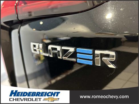 Used 2024 Chevrolet Blazer EV LT AWD/4WD image 39