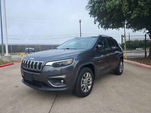 Used 2019 Jeep Cherokee Latitude Plus image 7